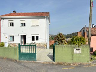 Maison jumelée à Rúa de Serafín Zas