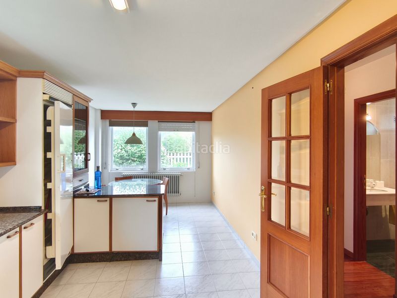 Foto b113a6cf-cac5-4499-b25d-821599545680. Casa pareada en Brión