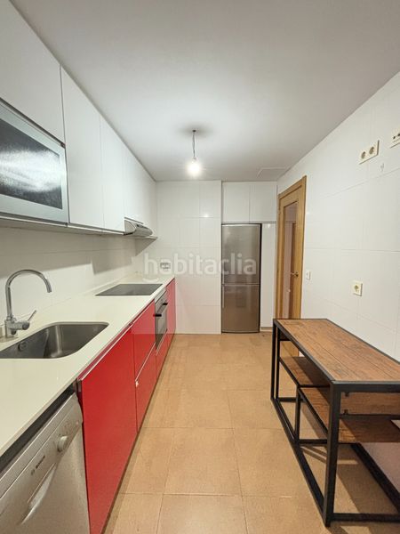 Foto 23568454-095f-4523-a8c1-0c7569dc9fb0. Apartament amb calefacció aparcament a O Milladoiro Ames