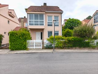 Casa aparellada  Urbanización monte devesa