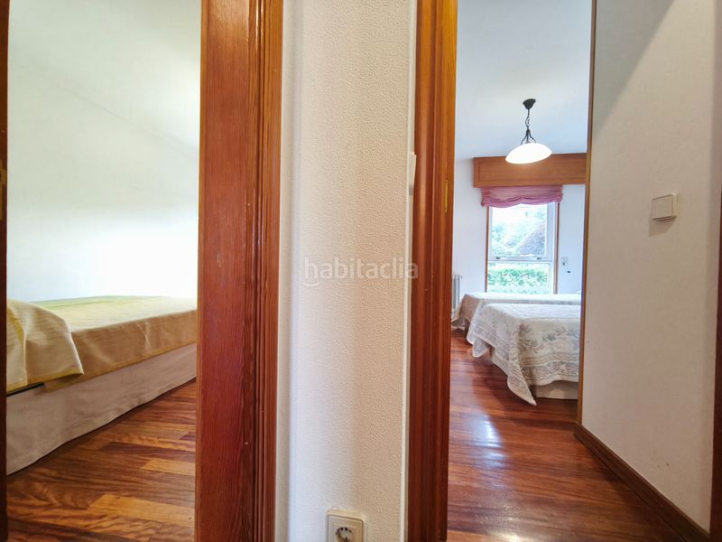 Foto 5ce8528c-56fe-4863-a68e-15171210c2c7. Casa aparellada amb calefacció aparcament piscina a Brión