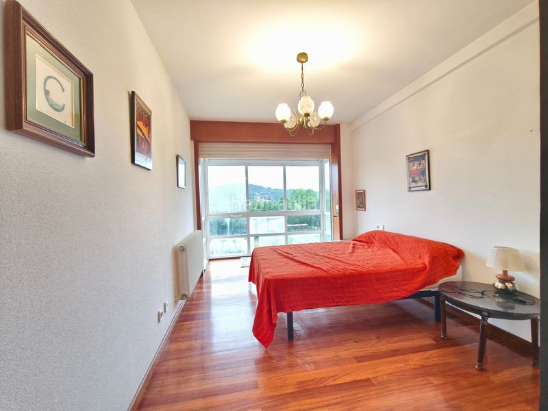 Foto 82417262-1a41-4028-9887-a47f32a67071. Casa aparellada amb calefacció aparcament piscina a Brión