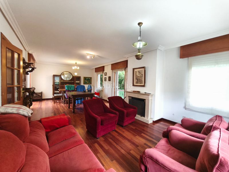Foto a6d76898-bf5e-43fb-9a9e-a3f879a37739. Casa aparellada amb calefacció aparcament piscina a Brión