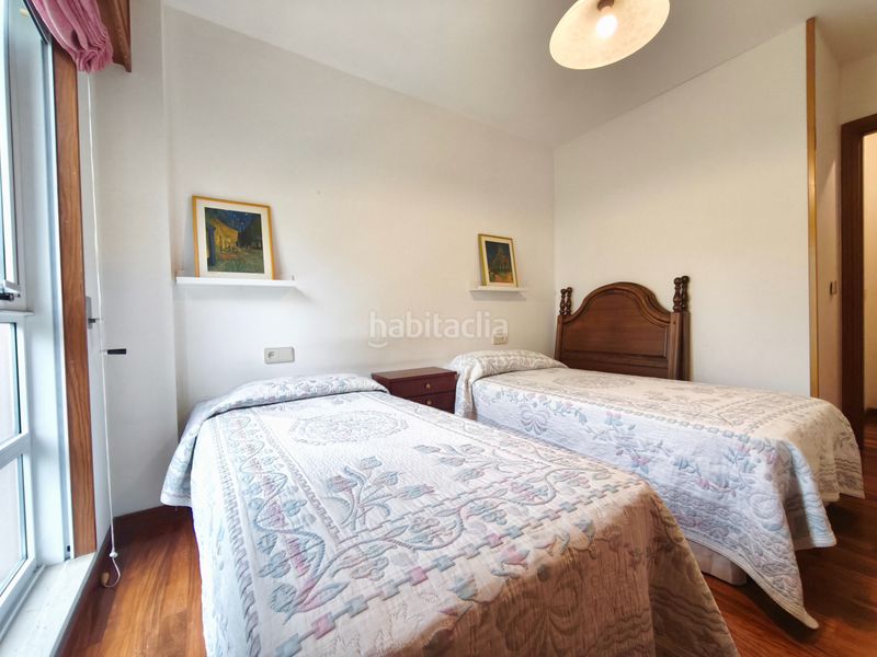 Foto c4aee52b-6e10-4aac-b797-554452da5d38. Casa aparellada amb calefacció aparcament piscina a Brión