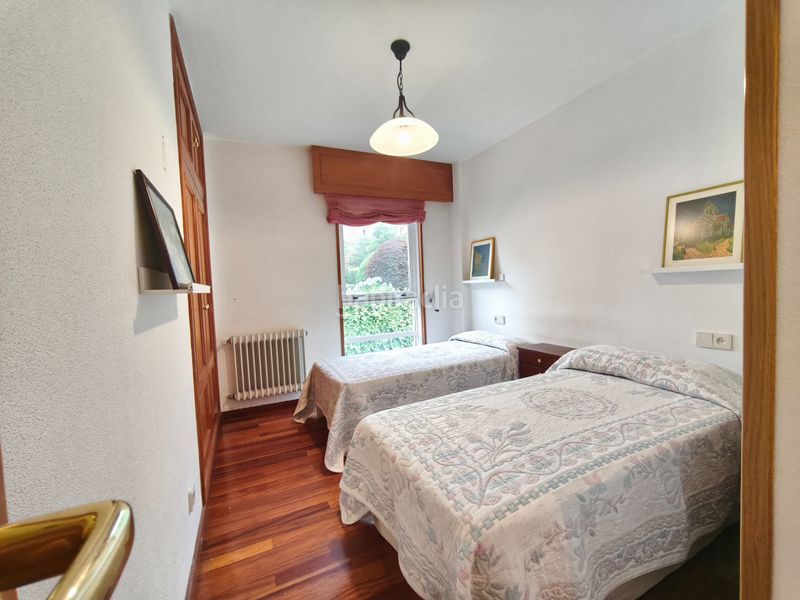 Foto fecf8617-5892-412e-a6c9-8225216a82c3. Casa aparellada amb calefacció aparcament piscina a Brión