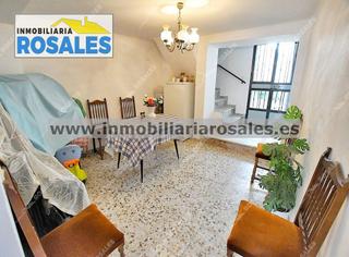 Casa adossada a Baena. Casa con amplio patio junto al ayuntamiento