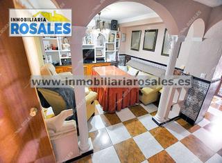 Casa a Baena. Casa con gran patio de 50 m2