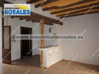 Reihenhaus in Almedinilla. Casa en calle calvario de almedinilla, con cochera