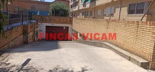 Rent Car parking in Pasaje pico del águila 6. Amplia plaza de parking en pasaje golondrinas (zona av. pirineos