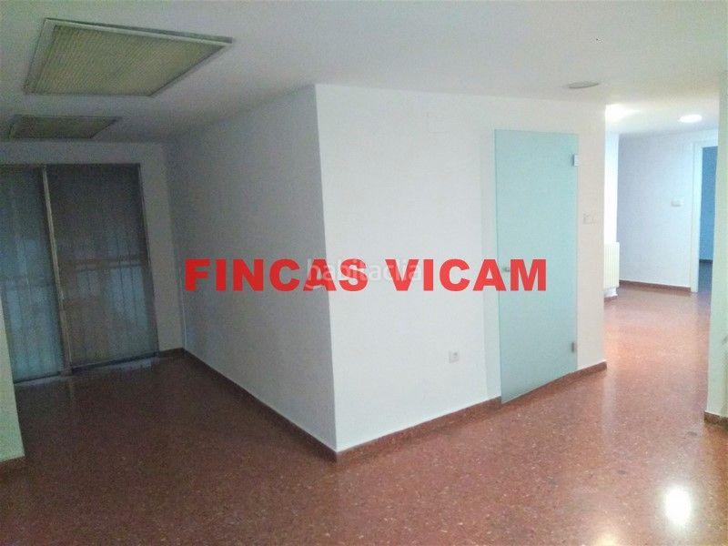 Foto d36dd3a9-7975-4073-9aeb-aaee1555c4a3. Miete büro in calle coso alto 38 in Casco Antiguo Huesca