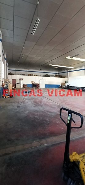 Foto c85696a5-e79c-4166-8243-f8d611efabf7. Bâtiment à usage industriel dans calle miguel fleta 1 dans Huesca