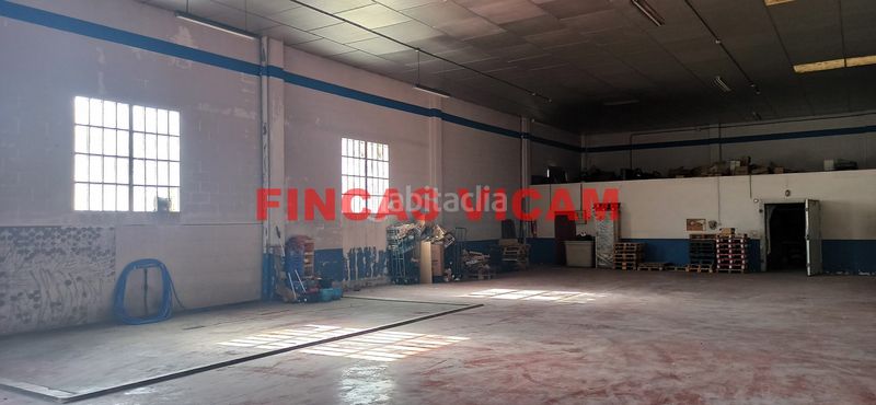 Foto f0b15782-2d2a-4647-b5c1-3b6afcd75838. Bâtiment à usage industriel dans calle miguel fleta 1 dans Huesca