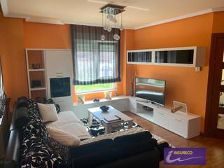 Casa pareada  Calle antonio merayo. Chalet en trobajo del camino, esquinero