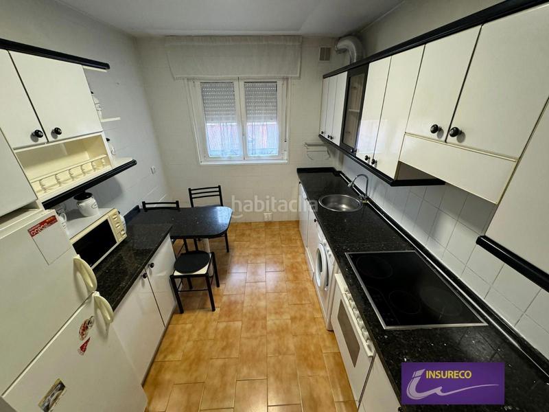 Foto 3821a750-3097-4068-be2b-f00395a093c5. Pis amb calefacció aparcament a Trobajo del camino