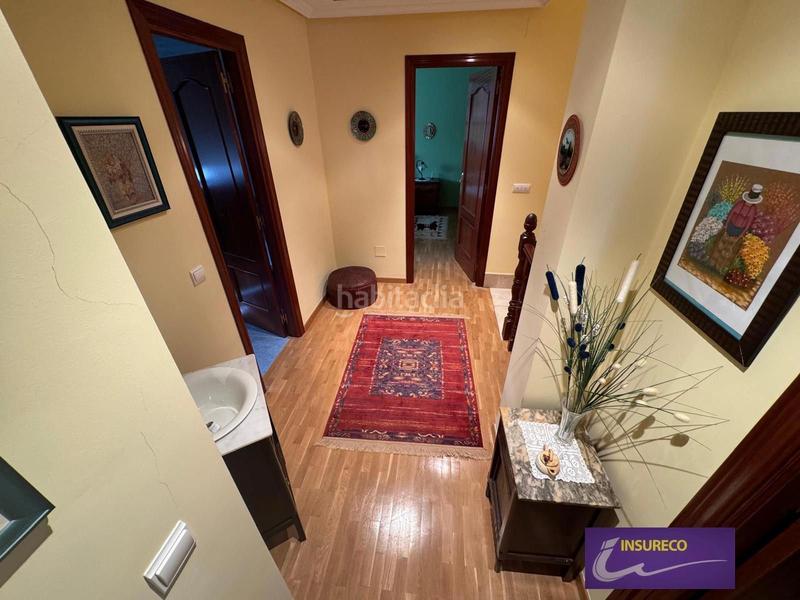 Foto 1cce2b75-2be5-4610-b559-8fde0e9b74b5. Casa amb calefacció aparcament a Valdefresno