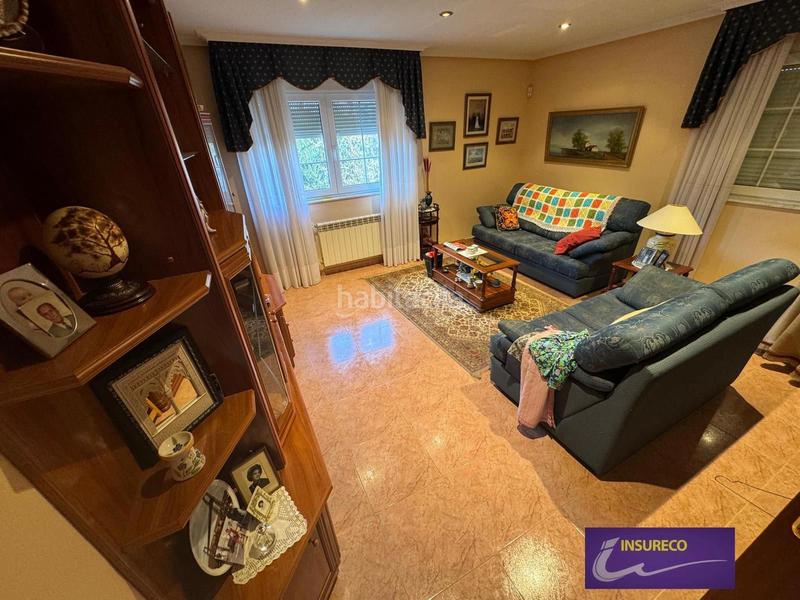 Foto 1cf68498-82cf-433e-b567-459467d30411. Casa amb calefacció aparcament a Valdefresno