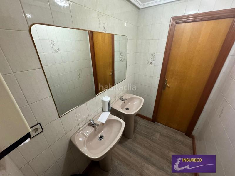 Foto b3aa4261-a6d2-4e8c-ad07-6835604cc46d. Local comercial se vende cafeteria en funcionamiento en León