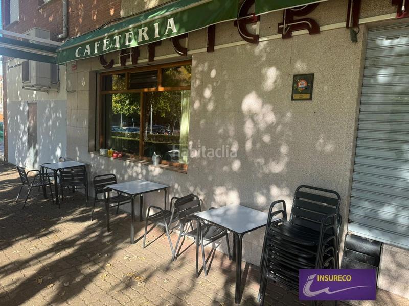 Foto fb142aef-0ca0-48e0-bd71-d2672d77c60f. Local comercial se vende cafeteria en funcionamiento en León