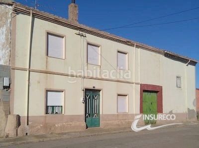 Foto 8b87842a-02e2-4daa-ab9c-e375e80c1018. Casa amb aparcament a Villadangos del Páramo
