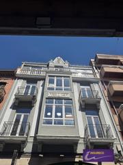 Edifici  El reloj. Edificio emblematico en la bañeza para uso multiple