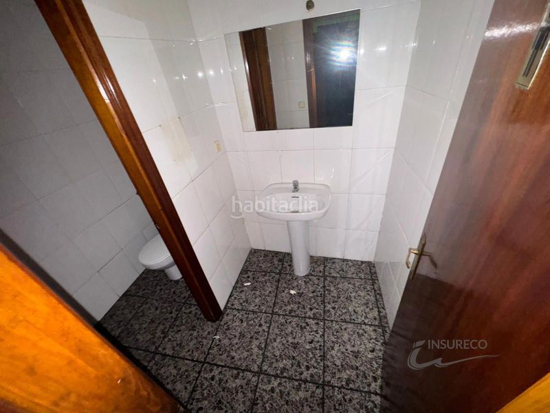 Foto 36460f94-8a62-4b80-b729-17a9afcc1cc8. Local comercial a Bañeza (La)