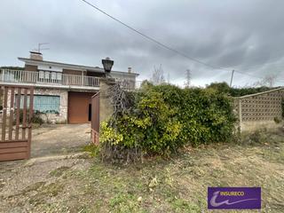 Casa  Corpus christi. Casa, parcela y nave en san andres del rabanedo