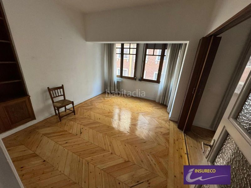 Foto a5c17af0-d5a3-4b5d-b046-416ded5784f2. Flat with heating in Centro Ciudad León