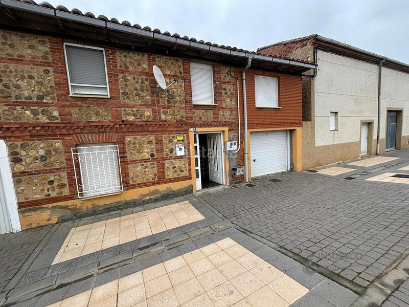 Foto 2af598b5-c438-472e-b397-67143f5a713a. Casa amb calefacció aparcament a Valdefresno