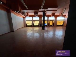 Alquiler Local Comercial  Álvaro lópez núñez. Local acondicionado en avenida con circulacion