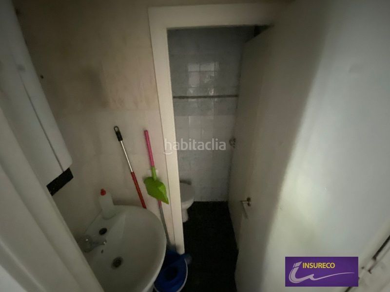 Foto e99fb0b0-7b51-41e9-ba42-7e2ba3df9454. Lloguer local comercial a Centro Ciudad León