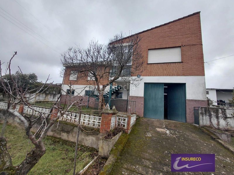 Foto 6fbe4213-766c-4f94-a202-87359fdc4c02. Casa amb calefacció aparcament a Trobajo del camino
