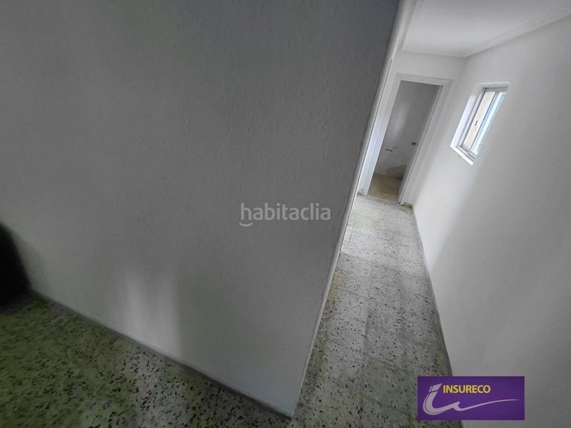 Foto 983a1523-d028-435d-a3a3-6b21f66f3746. Casa amb calefacció aparcament a Trobajo del camino