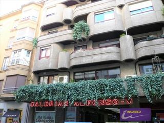 Affitto Locale commerciale  Alfonso v. Se ofrece local comercial situado en pleno centro de león, en la