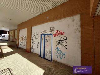 Locale commerciale  Quintanilla. Local comercial en principio palomera