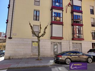 Business premise  San pedro. Local comercial en semi centro de león