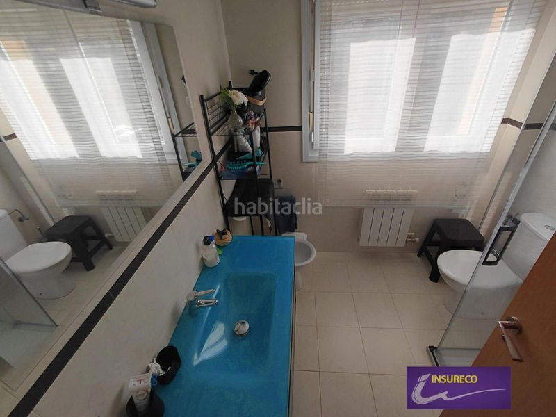 Foto 36020d33-b3cb-4846-95f8-be53c7fc16e6. Casa aparellada amb calefacció aparcament a Valdefresno