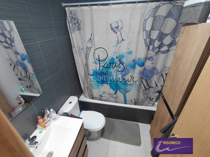 Foto 42d4bdfd-5321-41b3-8135-32d97ed84839. Casa aparellada amb calefacció aparcament a Valdefresno