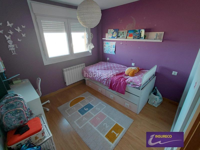 Foto 4ec07fe0-8a0e-4ecd-9019-8ab2e3ab1c28. Casa aparellada amb calefacció aparcament a Valdefresno