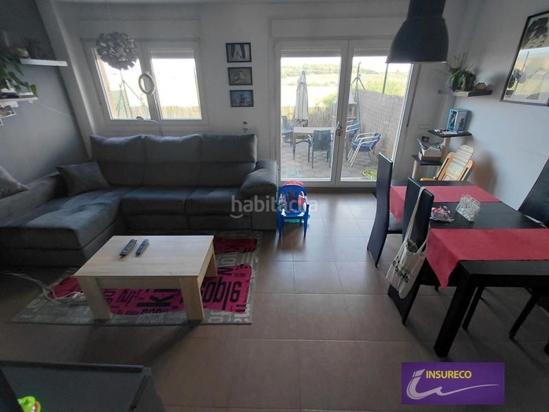 Foto a8102a9c-b9b7-41e6-bba7-7c8651b703d8. Casa aparellada amb calefacció aparcament a Valdefresno