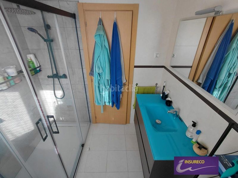 Foto e4ecefbd-9bfb-4407-abcc-c86ad925e7e1. Casa aparellada amb calefacció aparcament a Valdefresno