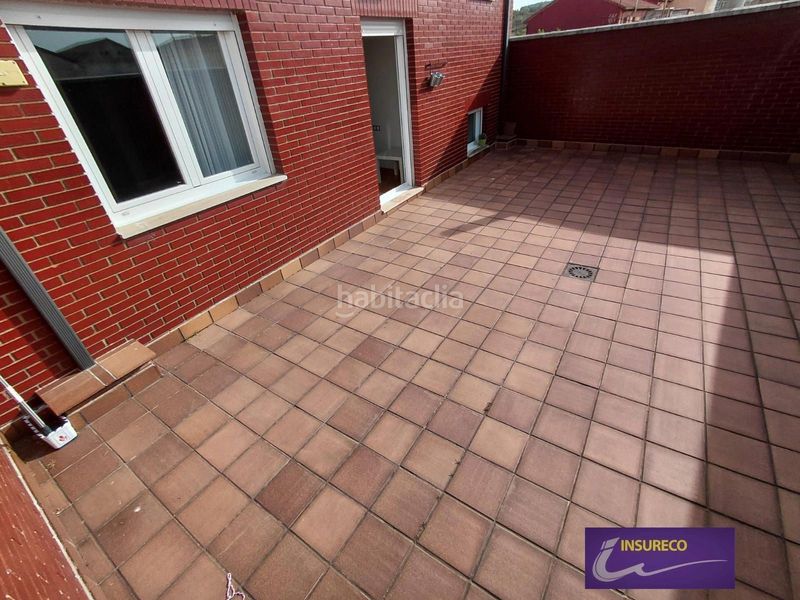 Foto 7514fe57-0687-418d-925c-31b3bd71ff76. Flat with heating parking in Puente Castro León