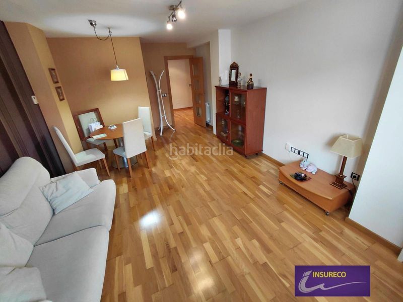 Foto c921bf83-4fae-4987-8e36-5f1543ea8e3c. Flat with heating parking in Puente Castro León