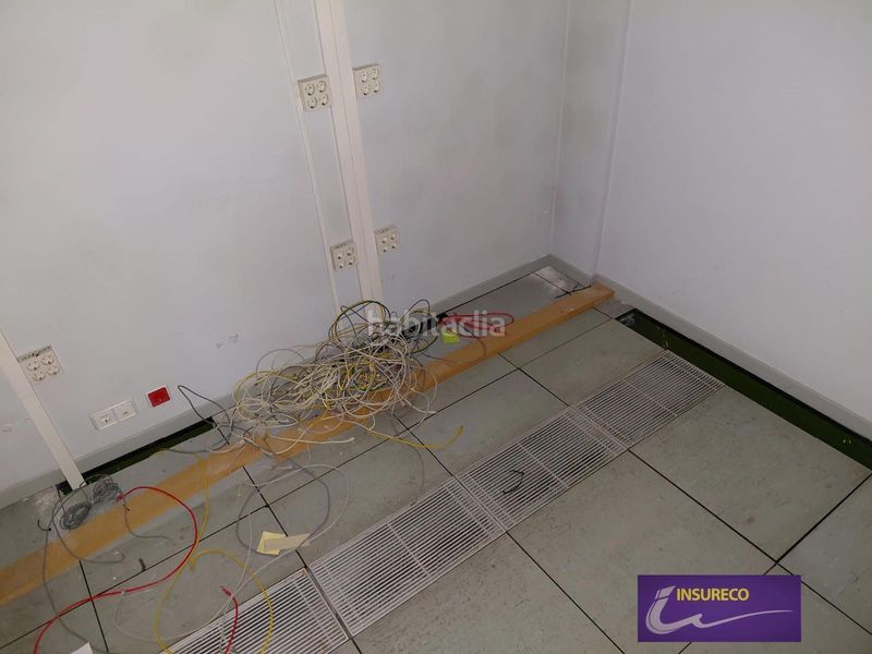 Foto a0cb04db-3437-4938-93a1-193a7cd9063d. Local comercial a San Mamés - La Palomera León