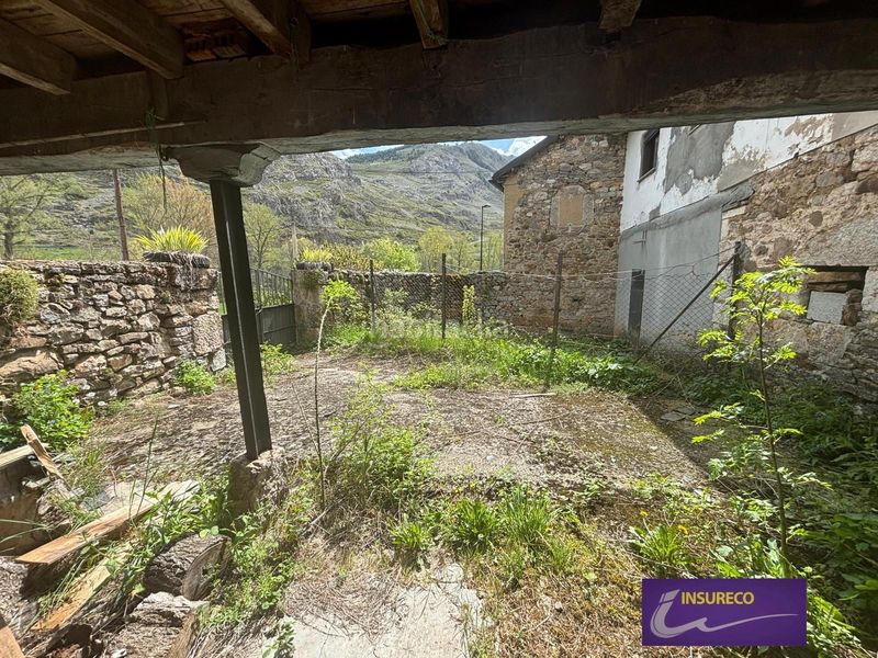 Foto a7e5518f-eba9-42d1-8a1f-86ebbfaacbab. Casa con riscaldamento in Cabrillanes