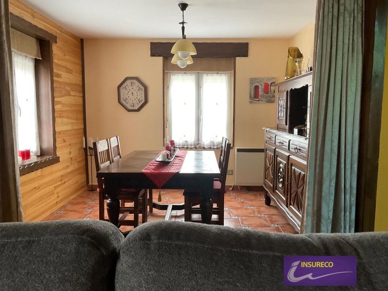 Foto c25766cb-ddb0-441e-bc44-ef17437385c3. Casa con riscaldamento in Bustillo del Páramo