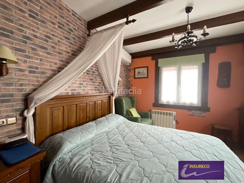 Foto f50cca4c-ab43-4638-9465-cc857550c334. Casa con riscaldamento in Bustillo del Páramo