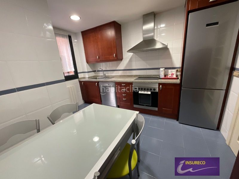 Foto 4ecd4989-9a22-46e8-9ebf-c59041c6d8fd. Rent flat with heating parking in San Claudio - La Chantría León