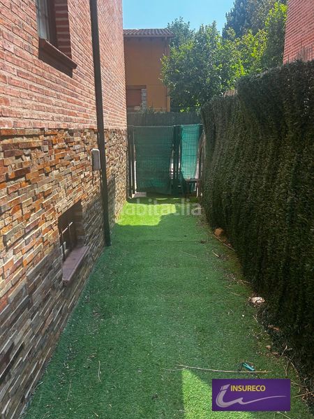 Foto 509f17d8-295b-428b-ac2a-56071a0d0998. Casa aparellada amb calefacció a Onzonilla