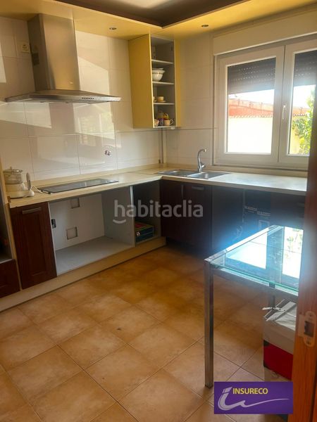 Foto 251ee833-5a56-4b61-9f69-cad4a9d9a01b. Casa aparellada amb calefacció a Onzonilla