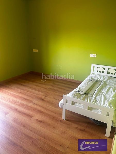 Foto c73a5aee-4503-4183-b570-058b76ead5c5. Casa aparellada amb calefacció a Onzonilla